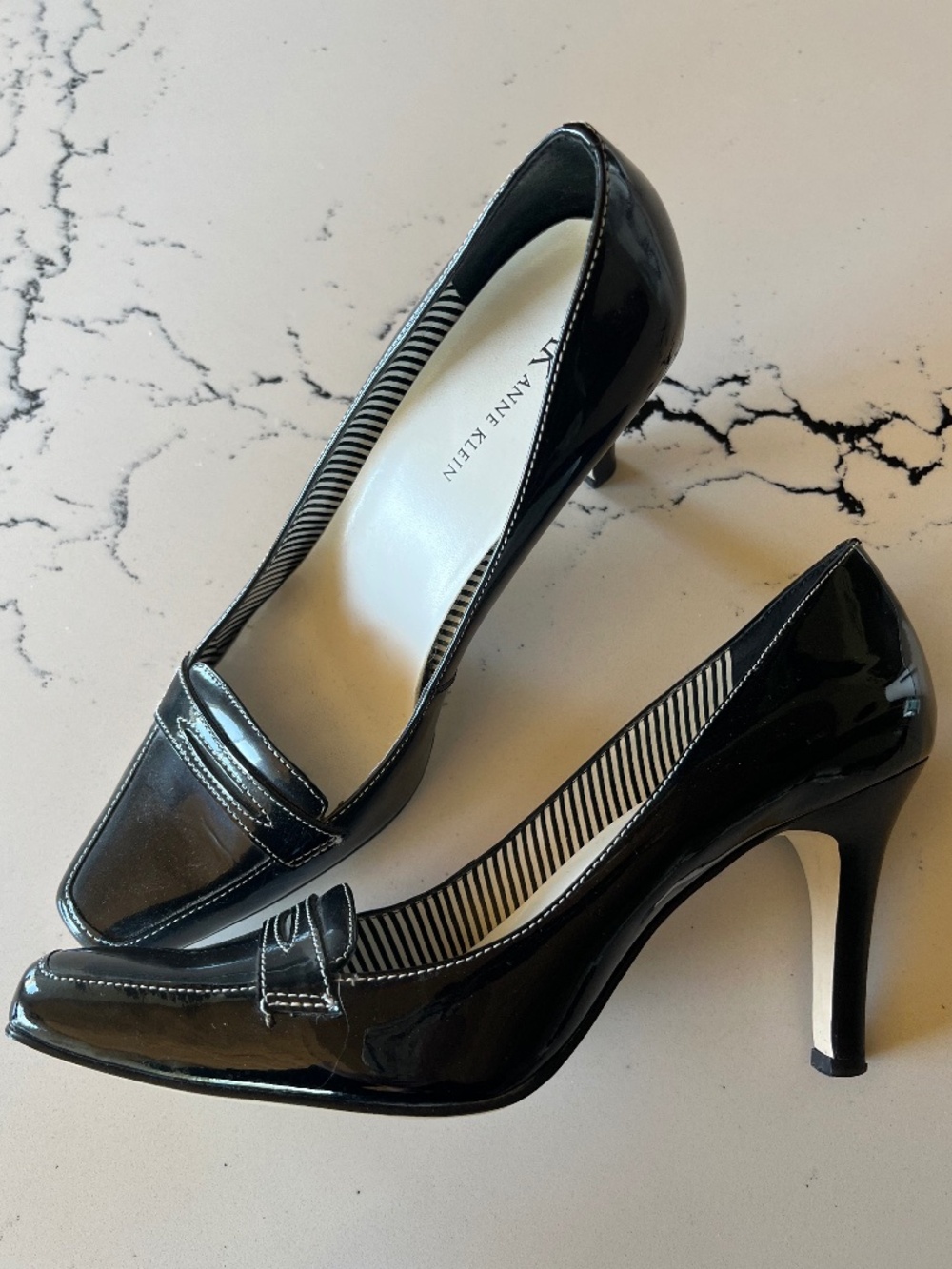 ANNE KLEIN Shiny Black Leather Heels